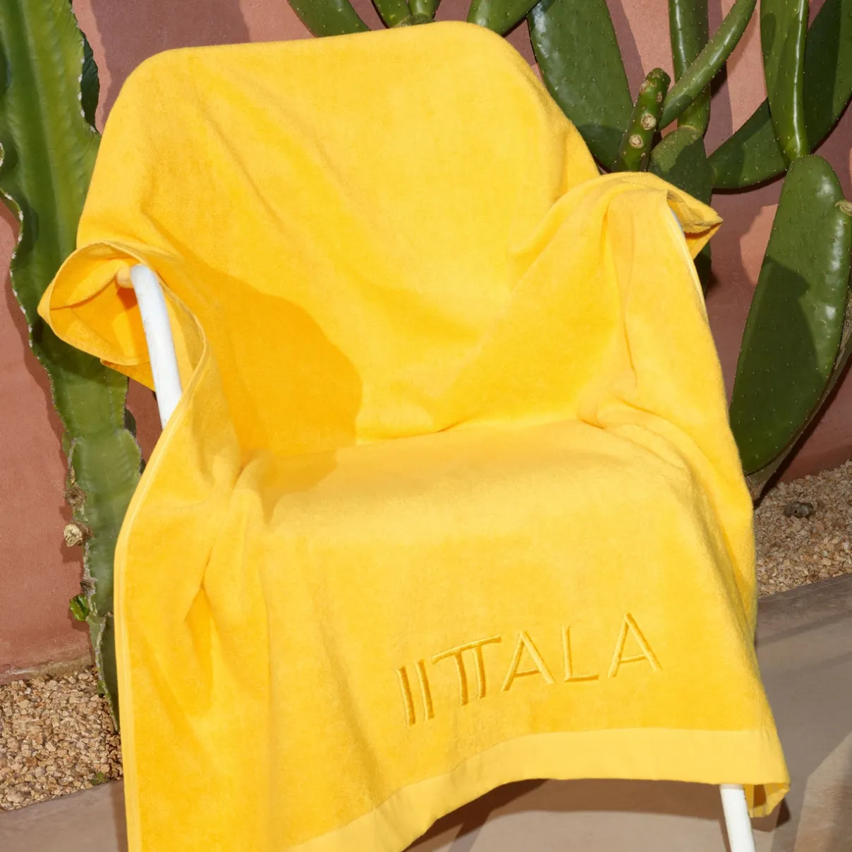 IITTALA Kylpypyyhe iso 100x150cm Musta